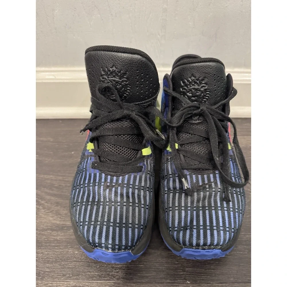 Nike LeBron Witness Size Unknown Size‎ (Size Tags removed) Estimated Mens 7
